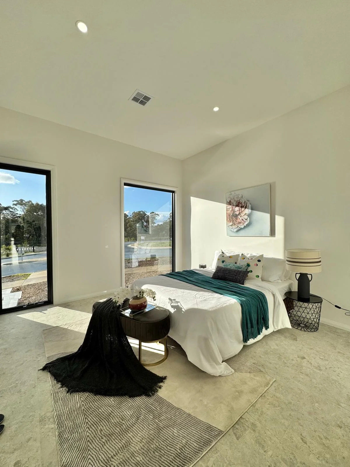 Windows to maximise view and natural light from floor to ceiling